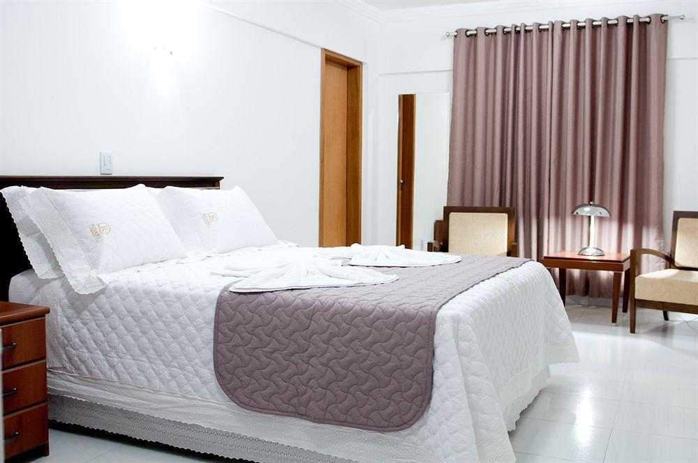 Hotel Roari كويابا المظهر الخارجي الصورة