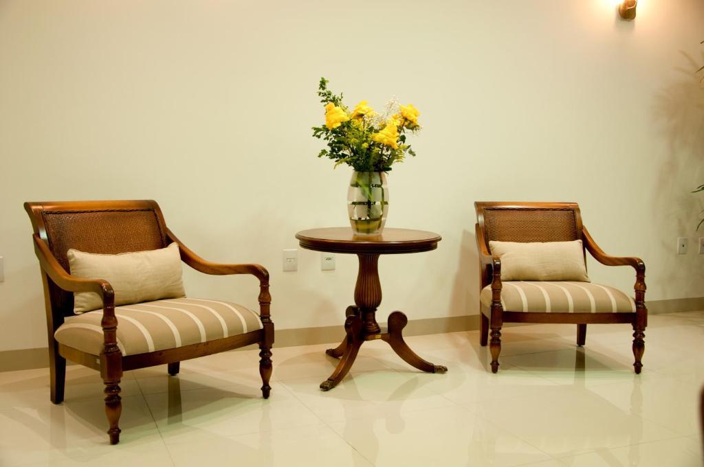 Hotel Roari كويابا المظهر الخارجي الصورة